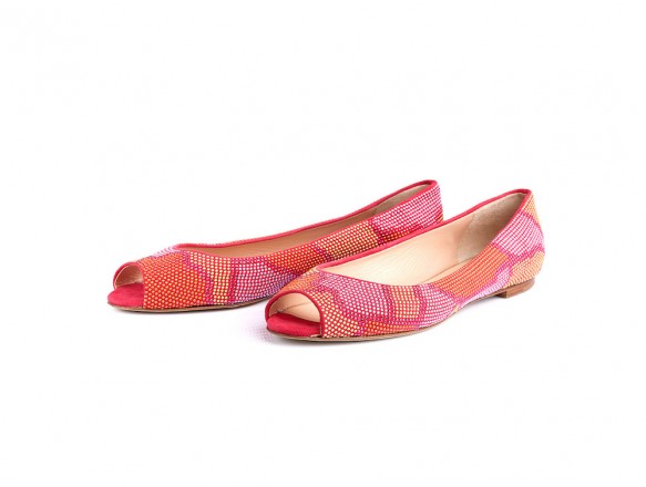 Ballerina spuntata in camoscio, con strass in Pink family color