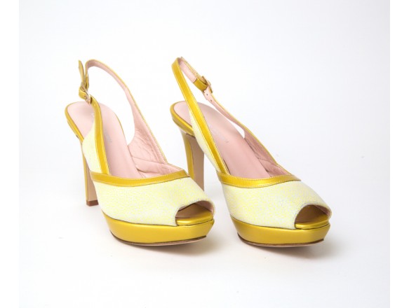 Etoile in yellow
