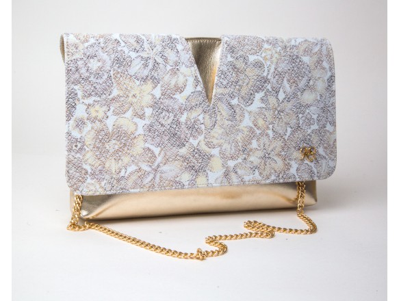 Vetara in flower gold
